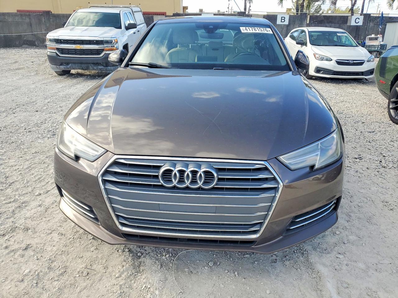 
								Audi A4 2.0 TFSI 2018 full									
