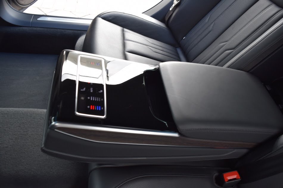
								Audi A8 L 3.0 TFSI 2019 MATRIX full									