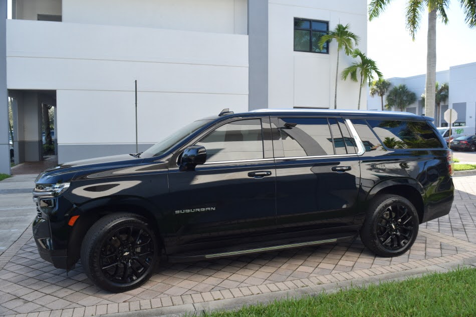 
								Chevrolet Suburban LT Diesel 2023 full									