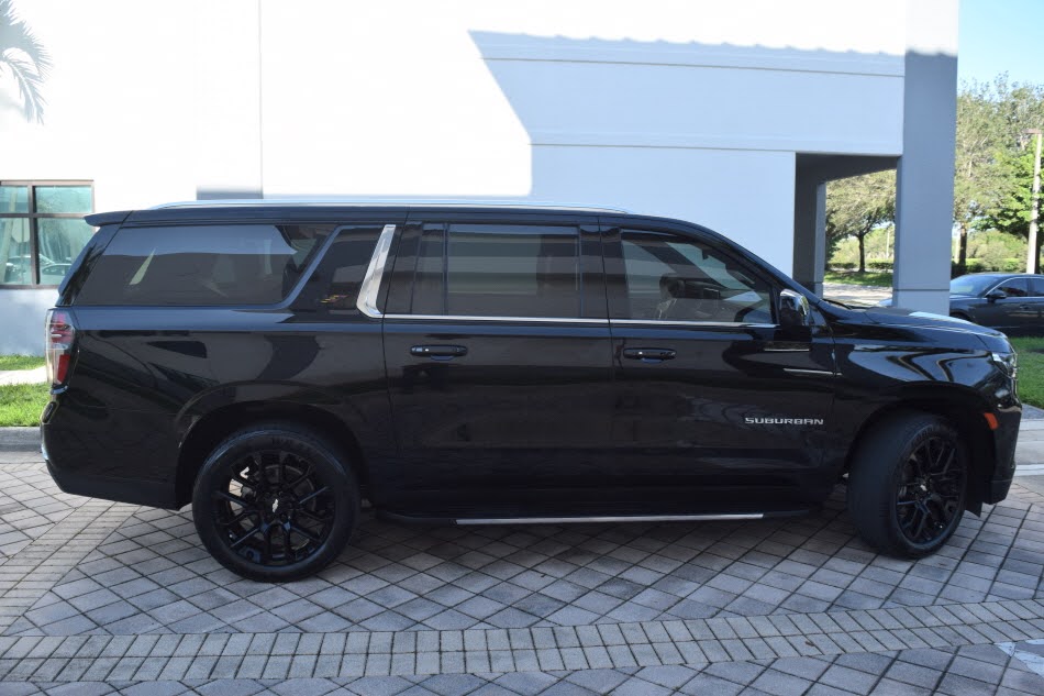 
								Chevrolet Suburban LT Diesel 2023 full									