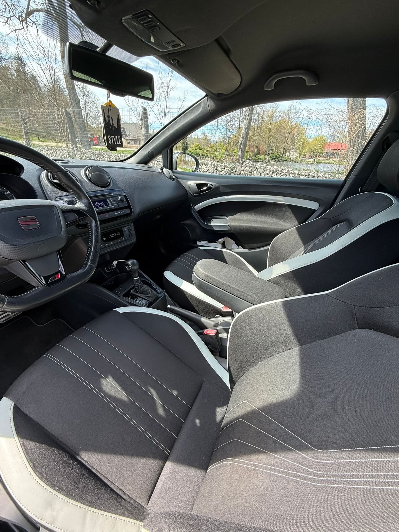 
								Seat Ibiza 1.4 TSI CUPRA DSG full									