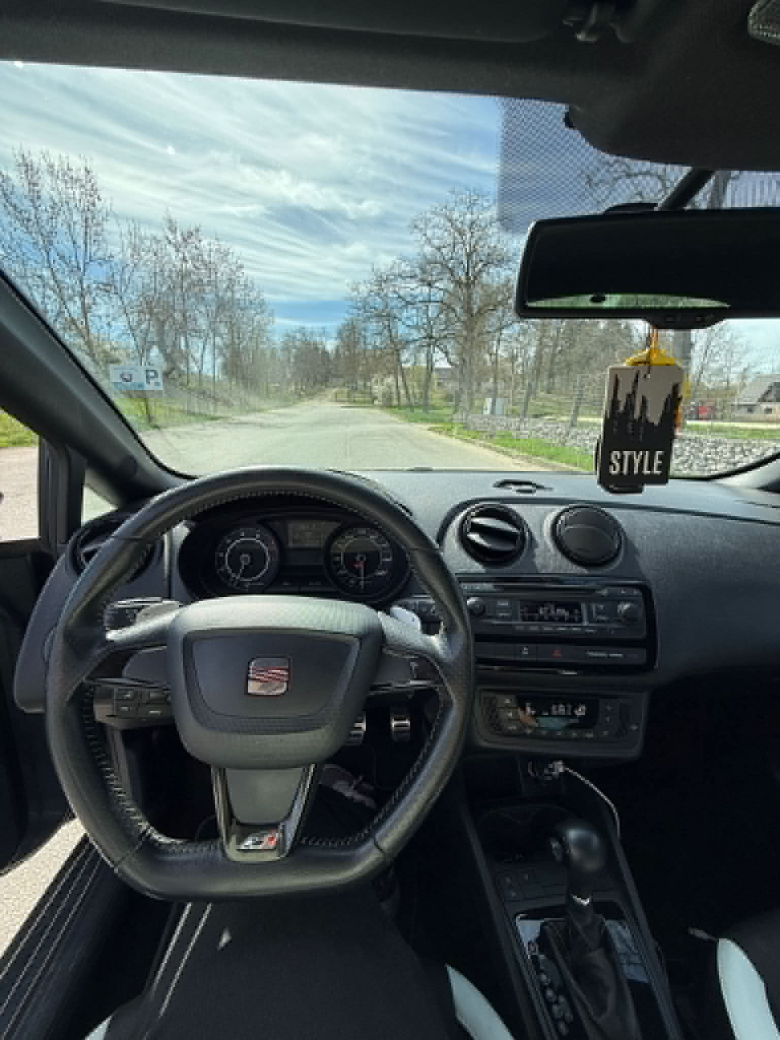 
								Seat Ibiza 1.4 TSI CUPRA DSG full									